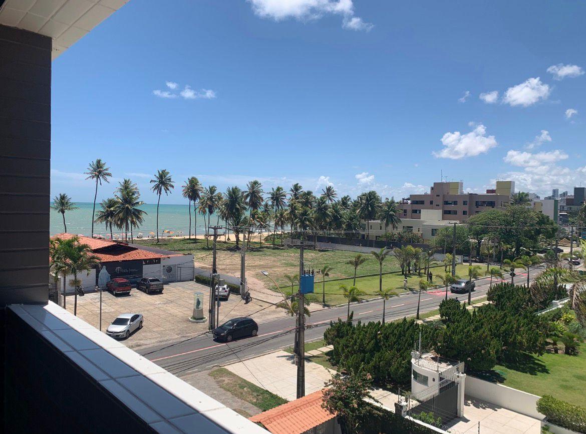 Apartamento de 2 quartos com varanda a 50m da praia da Bessa em João Pessoa