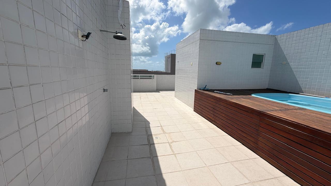 Cobertura em Cabo Branco Vista Mar, com piscina, 120 m² por R$850 mil