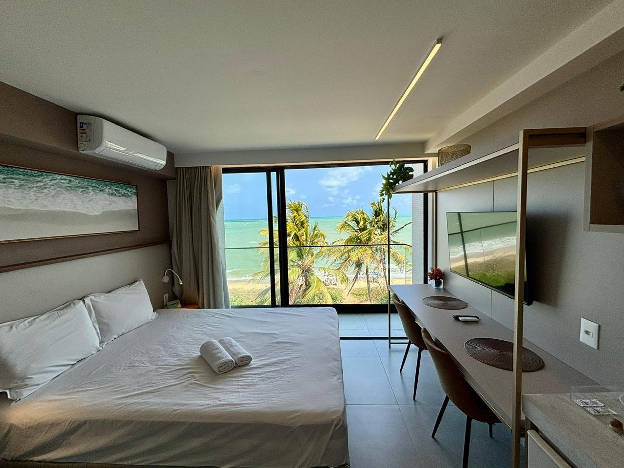 Flat pé na areia, 1 dormitório, vista mar, mobiliado, na melhor localização de João Pessoa