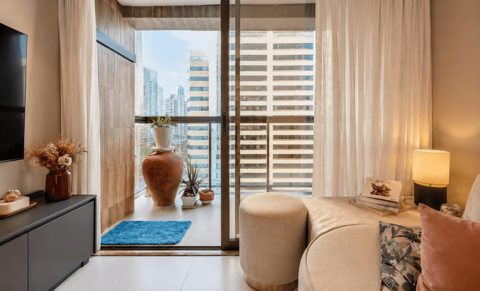 Apartamento Mobiliado com 92 m² e Varanda Gourmet em Cabo Branco